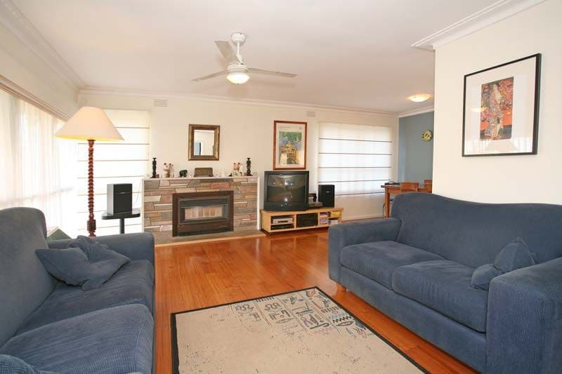 51  Diosma Drive, GLEN WAVERLEY VIC 3150, Glen Waverley - Thumbnail 2