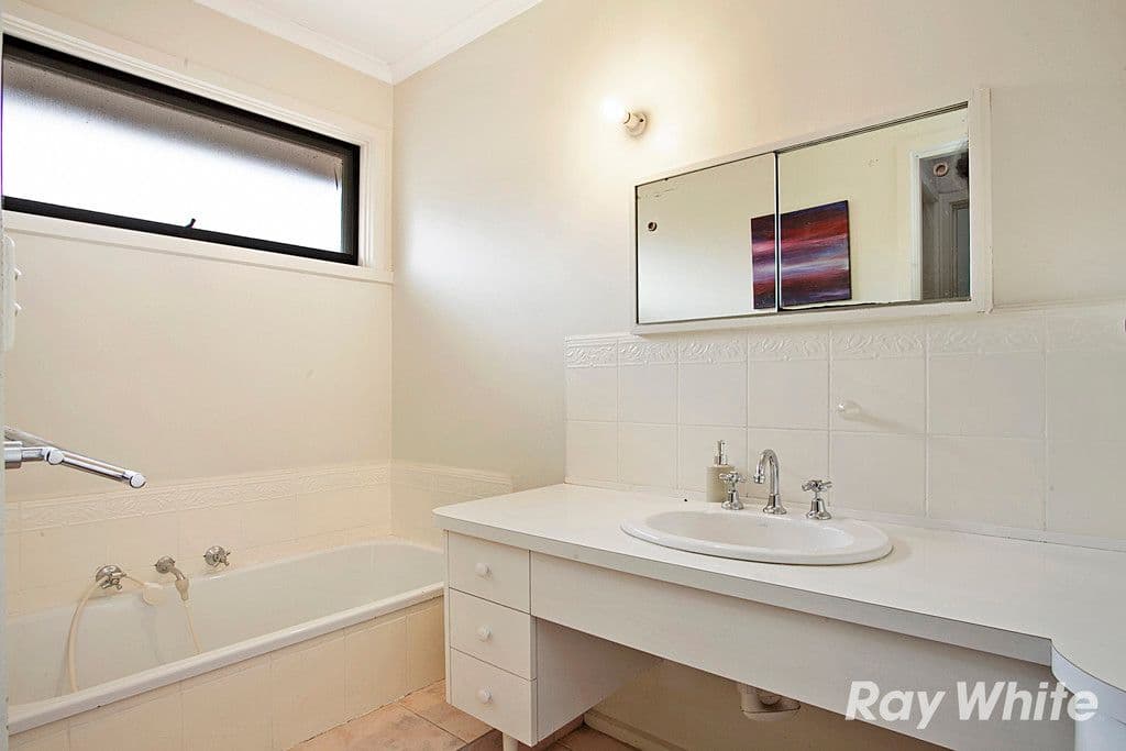 70 Grayson Drive, Scoresby VIC 3179, Scoresby - Thumbnail 5