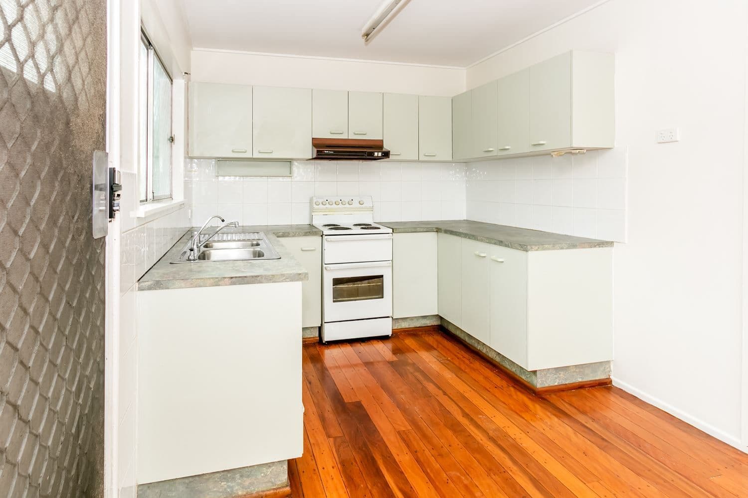 4 Rosedale Street, Logan Central QLD 4114, Logan Central - Thumbnail 4