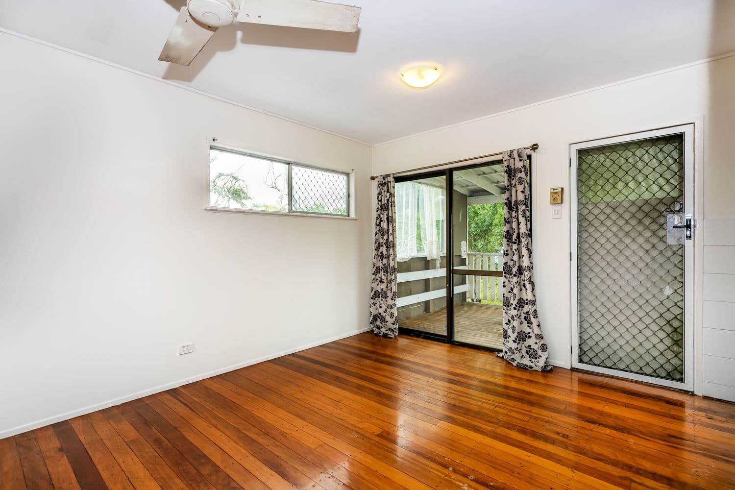 4 Rosedale Street, Logan Central QLD 4114, Logan Central - Thumbnail 5