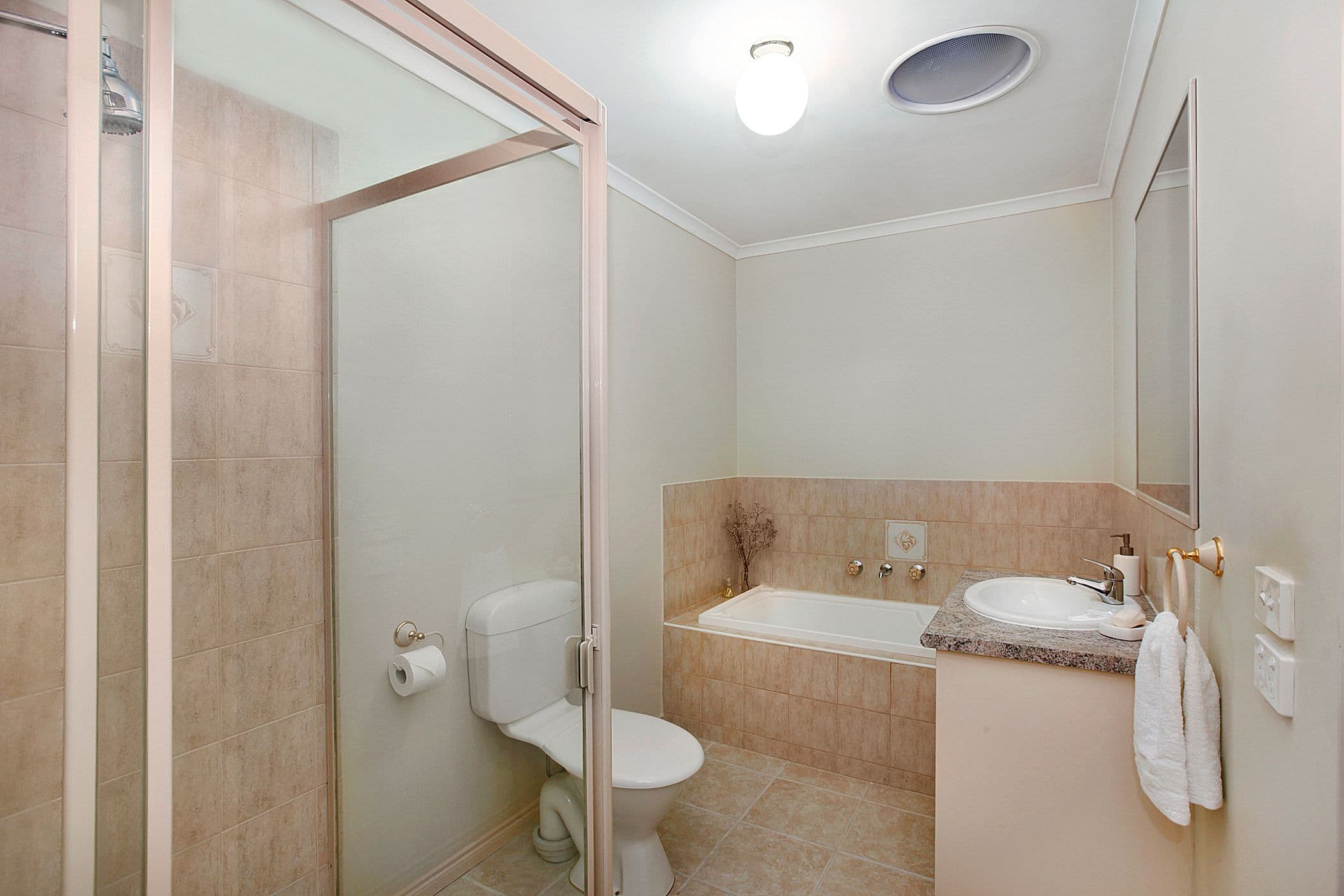 18 Elinda Place, RESERVOIR VIC 3073, Reservoir - Thumbnail 8