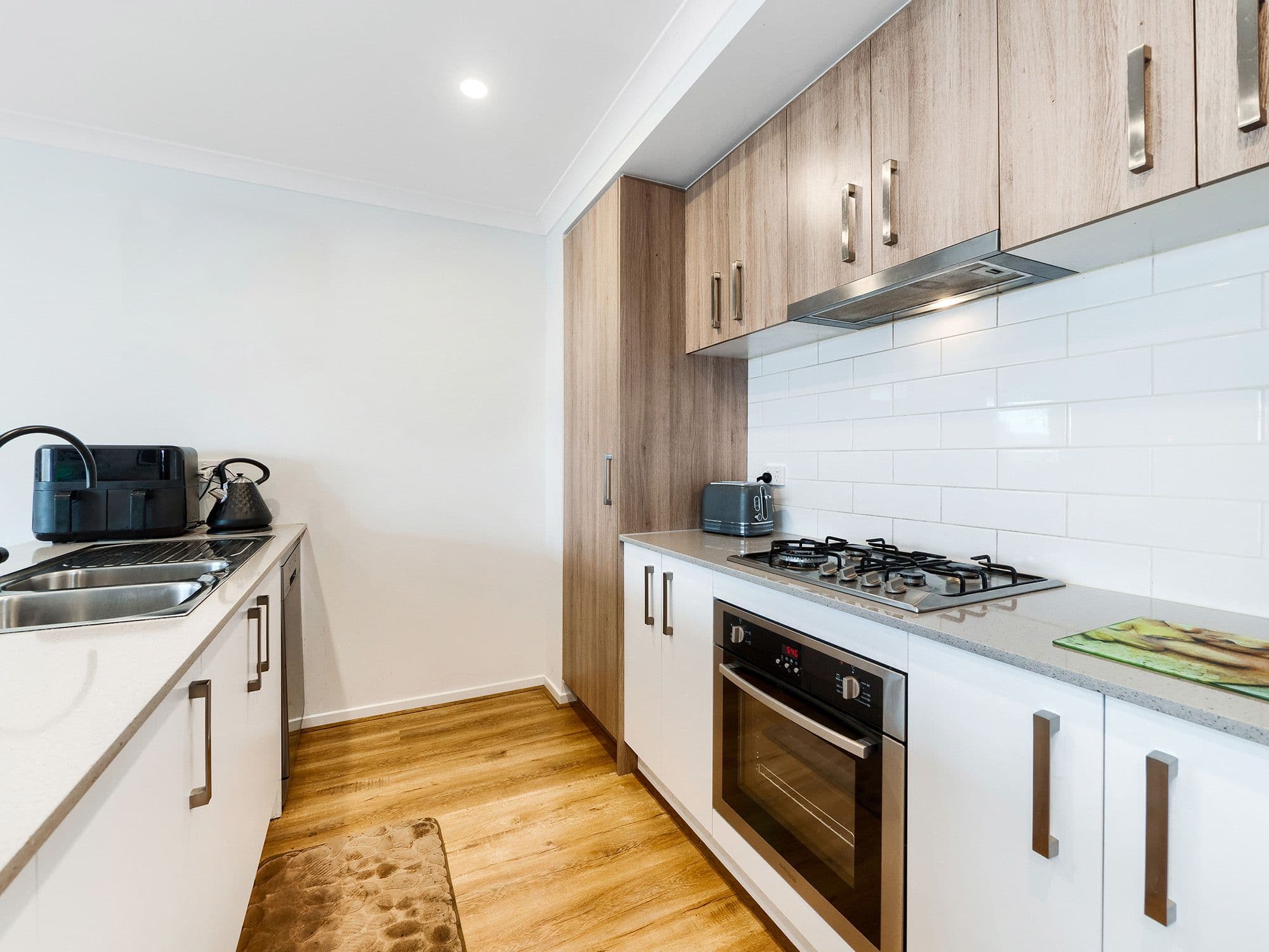16 Hebrides Close, Cranbourne West VIC 3977, Cranbourne West - Thumbnail 3