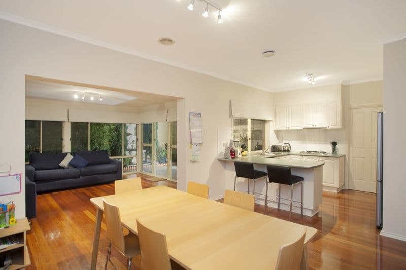10 Royal Palms Boulevard, ASPENDALE GARDENS VIC 3195, Aspendale Gardens - Thumbnail 2