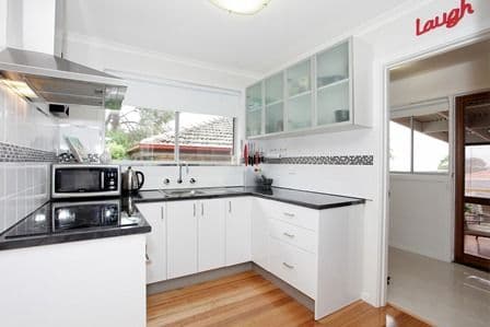 10 Clematis Avenue, FERNTREE GULLY VIC 3156, Ferntree Gully - Thumbnail 4
