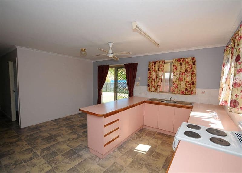 9  Toohey Court, TORQUAY QLD 4655, Torquay - Thumbnail 3