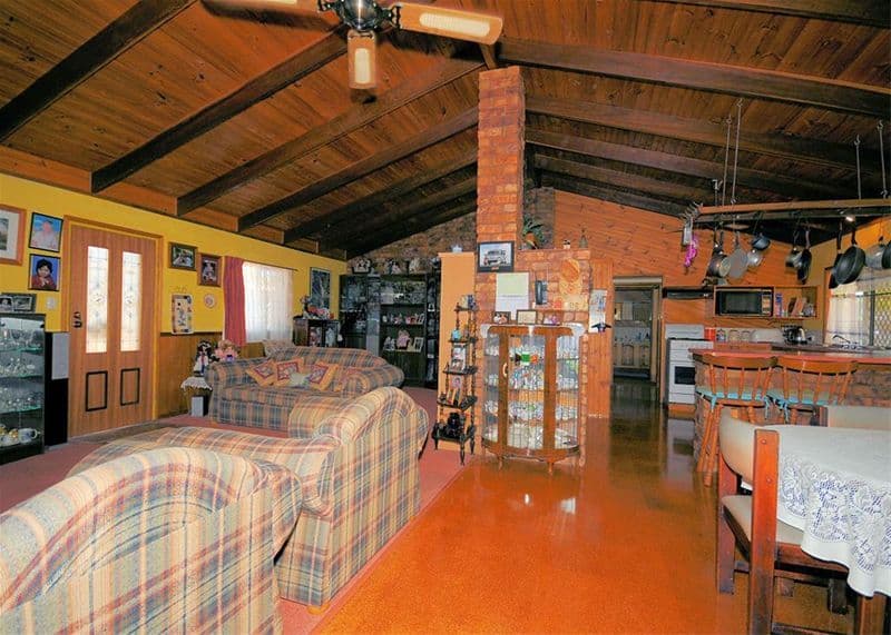62 Limpus Street, URANGAN QLD 4655, Urangan - Thumbnail 3