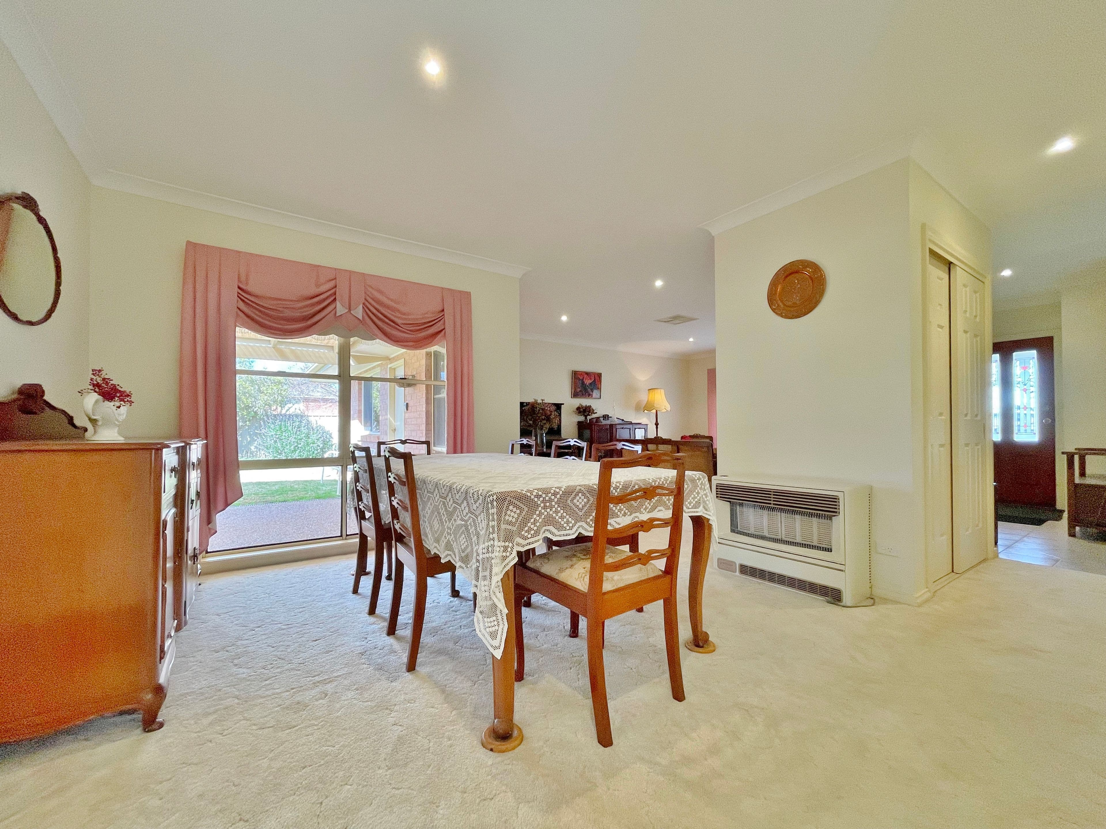 9 Toompang Street, Young NSW 2594, Young - Thumbnail 6