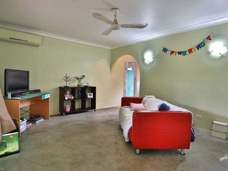 27 Mongabarra Street, Bracken Ridge QLD 4017, Bracken Ridge - Thumbnail 2
