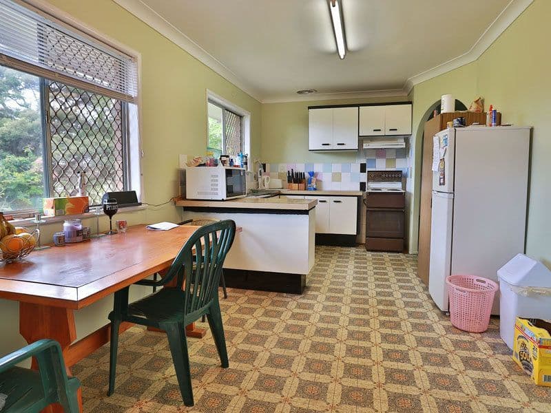 27 Mongabarra Street, Bracken Ridge QLD 4017, Bracken Ridge - Thumbnail 3