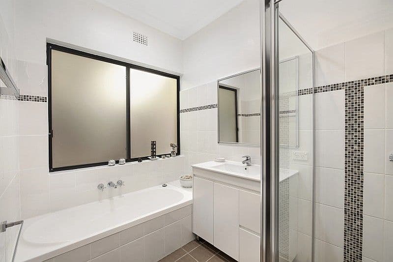 2 Kenmare Avenue, BERKELEY VALE NSW 2261, Berkeley Vale - Thumbnail 5