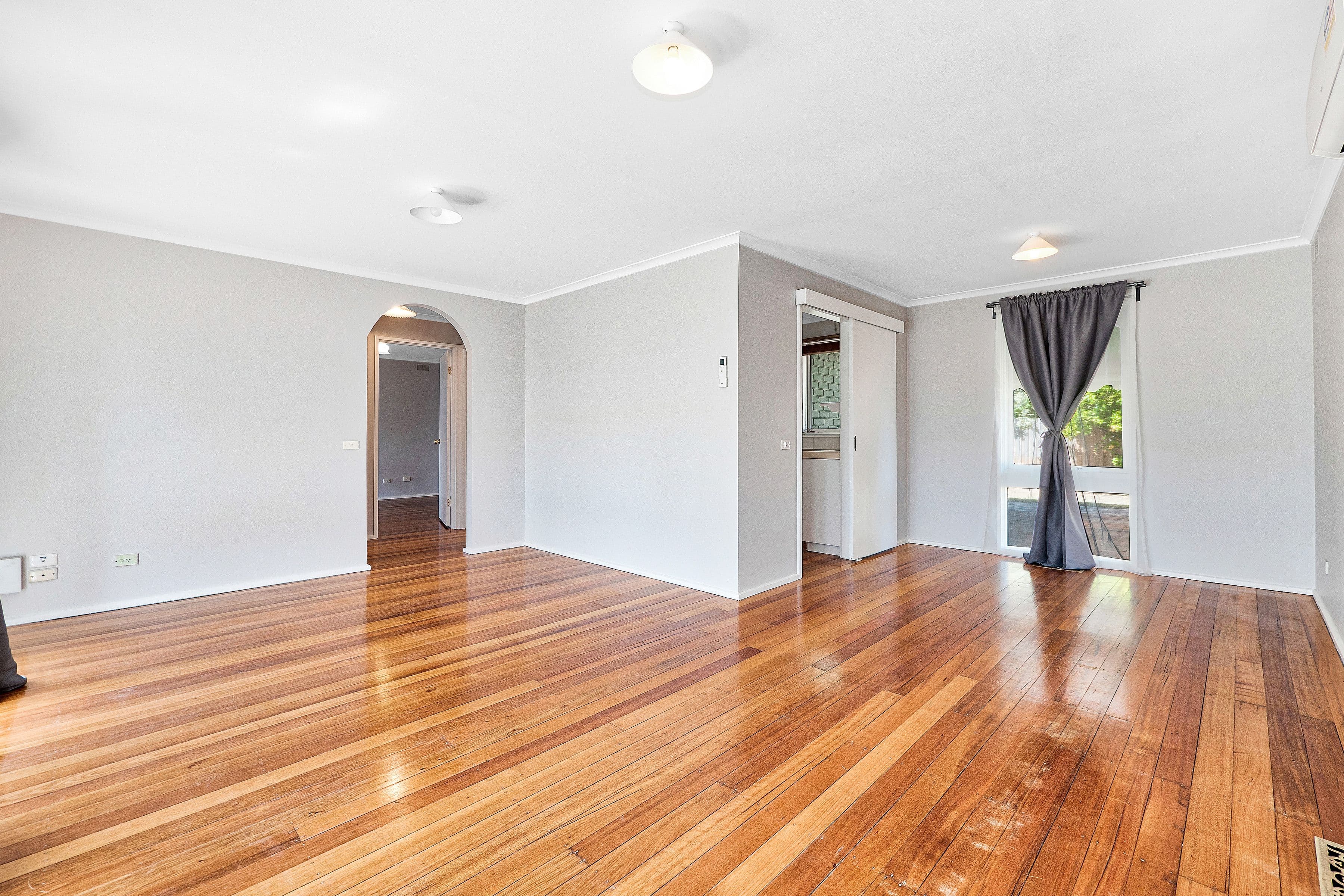 8 Wallace Road, Cranbourne VIC 3977, Cranbourne - Thumbnail 2