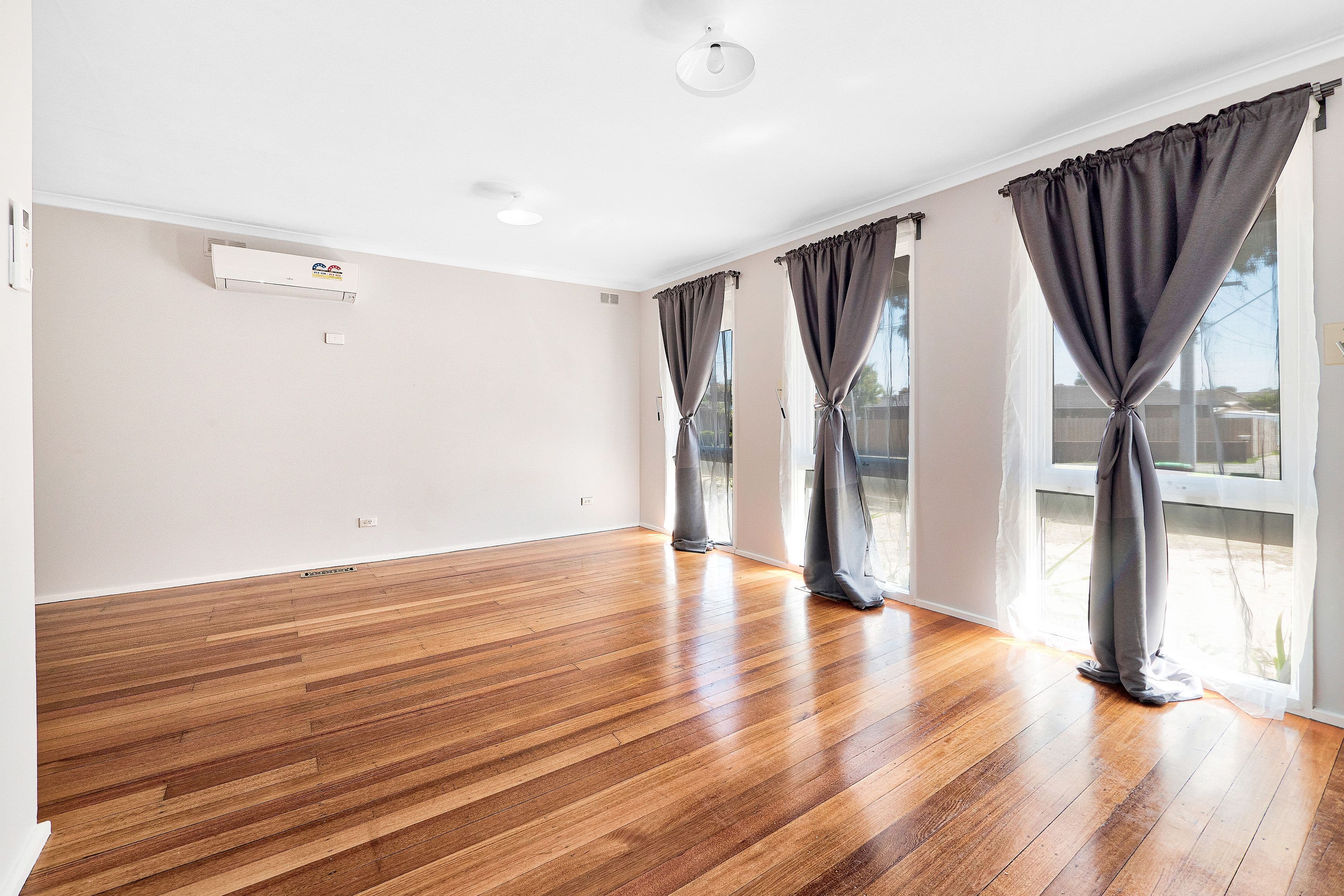 8 Wallace Road, Cranbourne VIC 3977, Cranbourne - Thumbnail 3