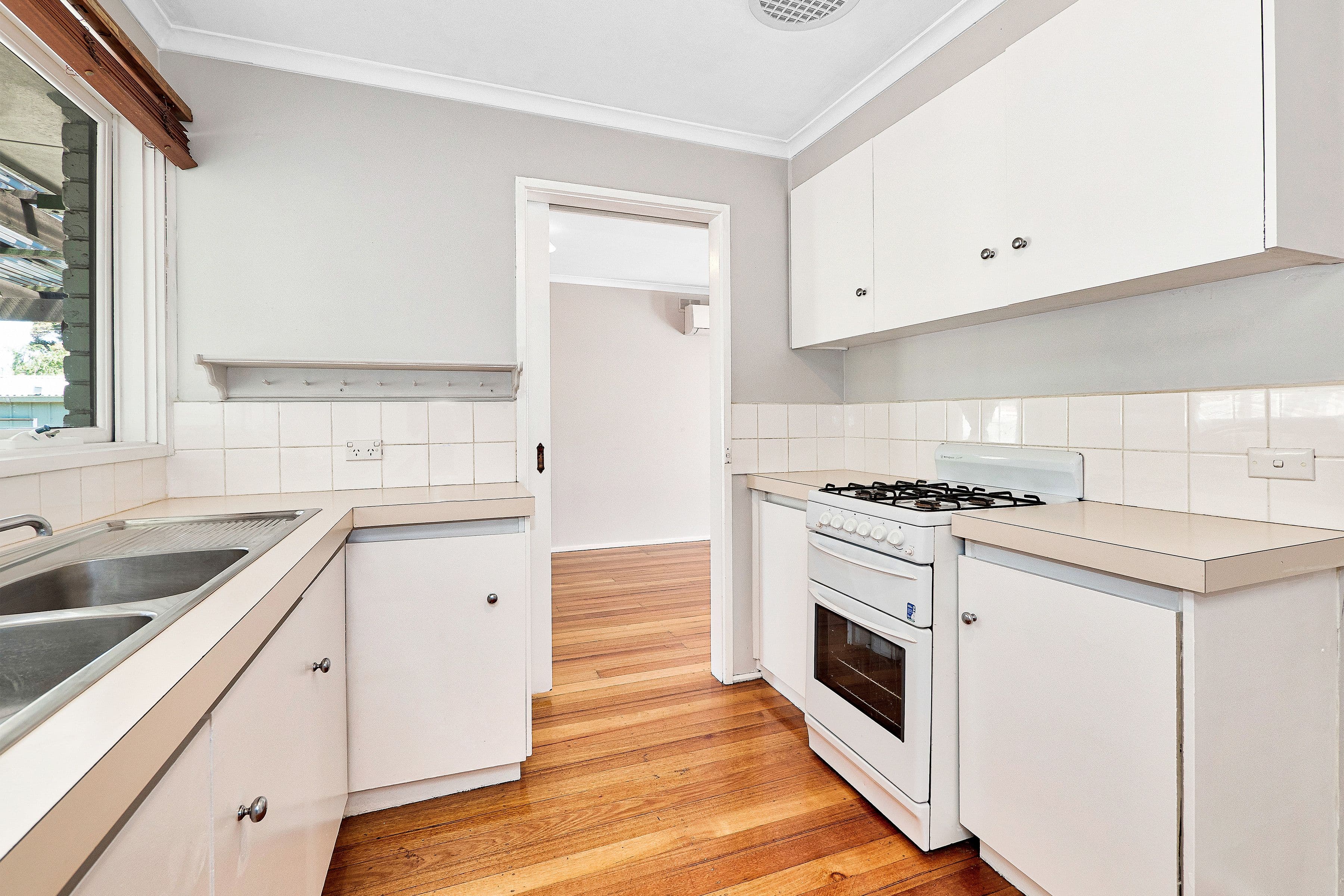 8 Wallace Road, Cranbourne VIC 3977, Cranbourne - Thumbnail 5