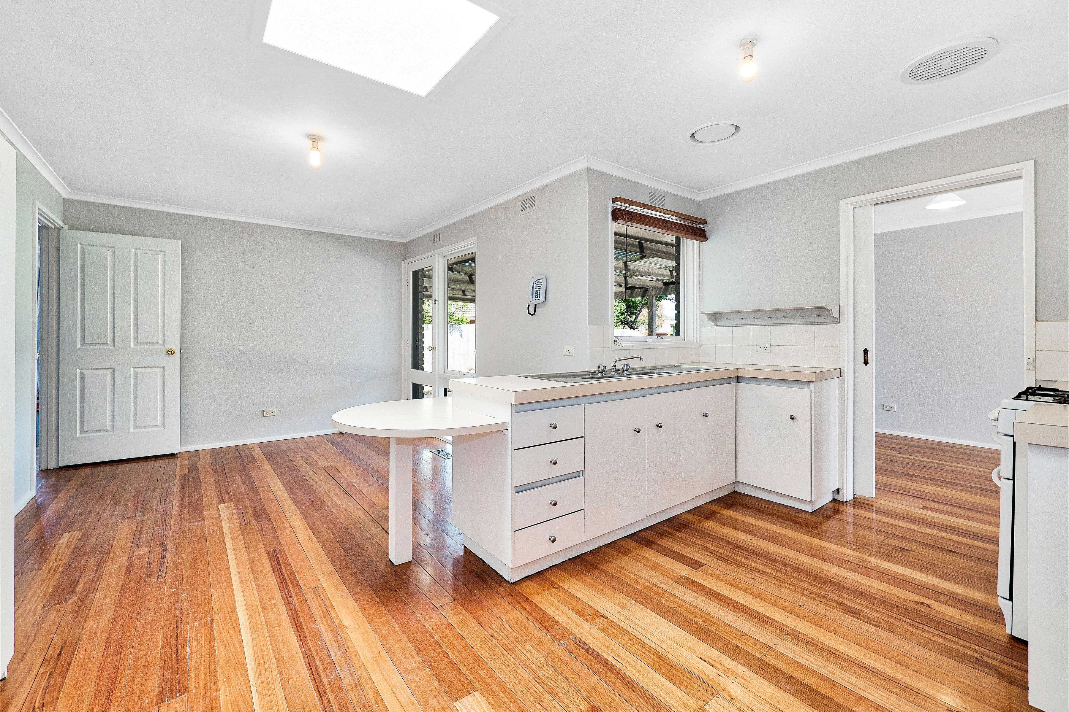8 Wallace Road, Cranbourne VIC 3977, Cranbourne - Thumbnail 6