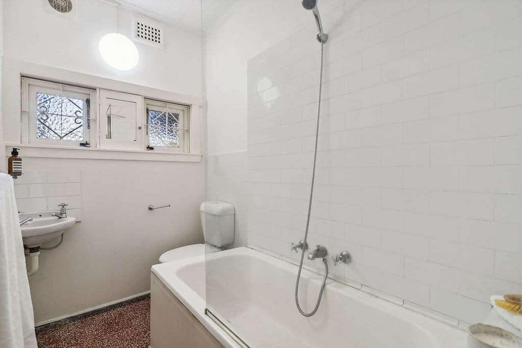 1/15A Searl Street, Petersham - Thumbnail 5