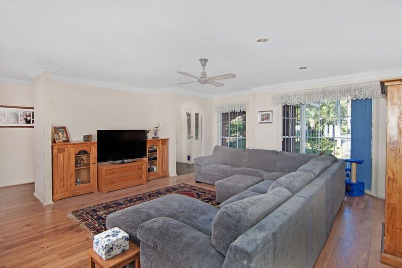 54 Jeannie Crescent, BERKELEY VALE NSW 2261, Berkeley Vale - Thumbnail 2