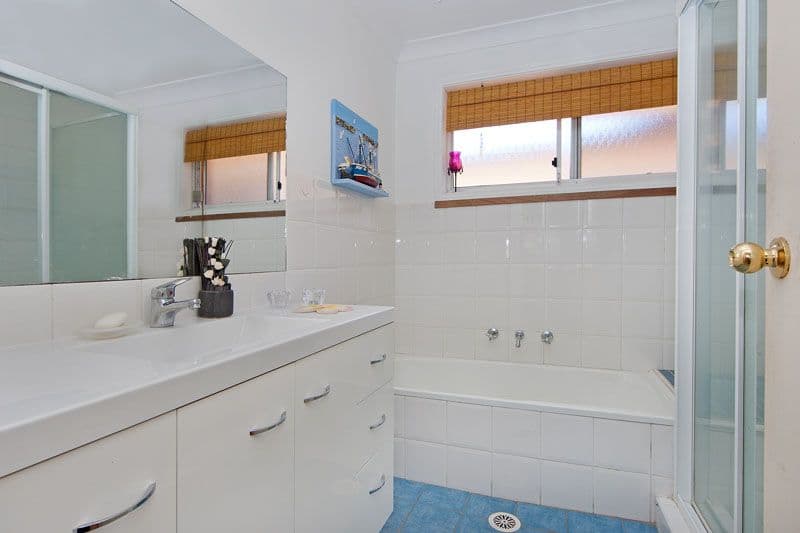 54 Jeannie Crescent, BERKELEY VALE NSW 2261, Berkeley Vale - Thumbnail 7