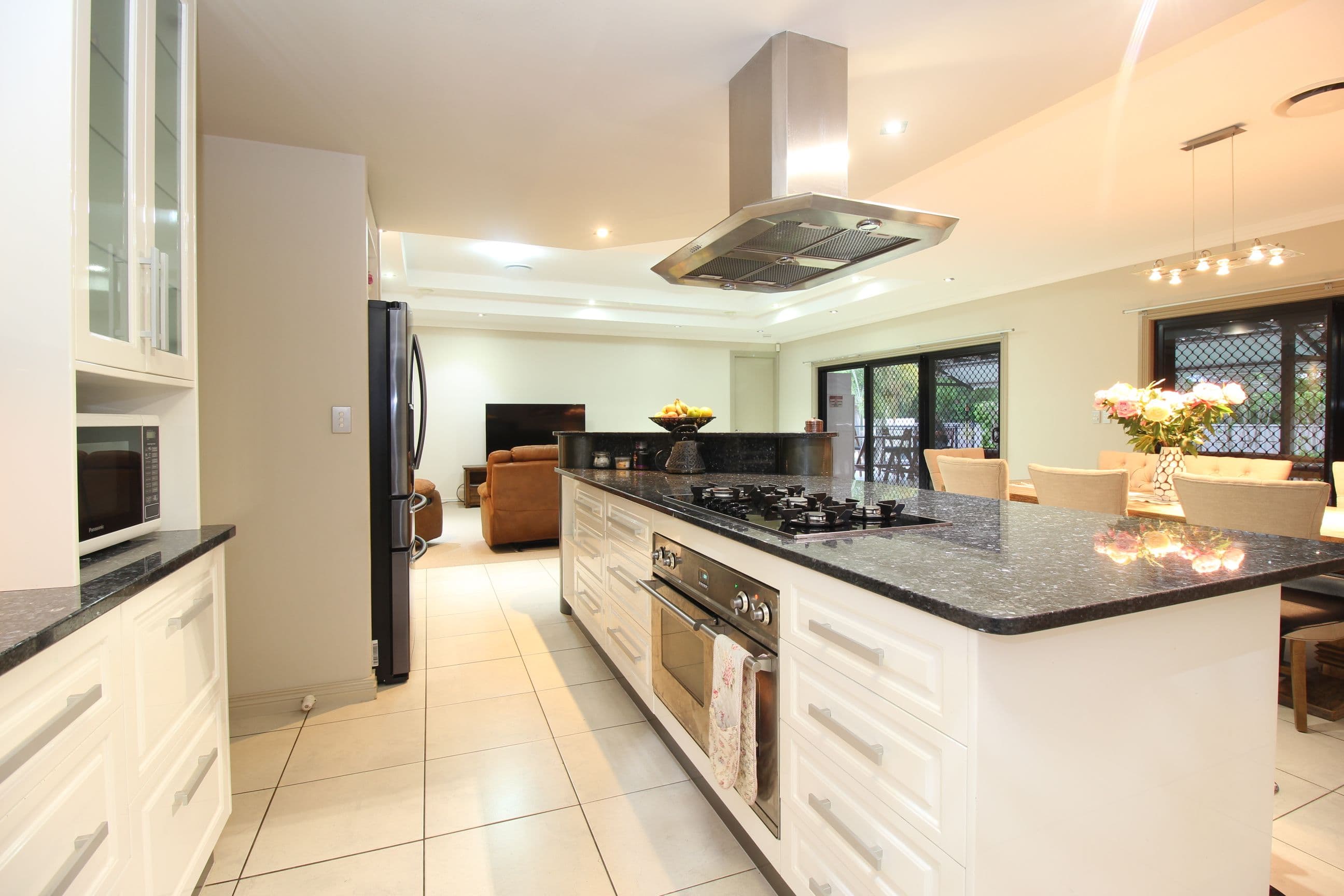 8 Campbellford Drive, Emerald QLD 4720, Emerald - Thumbnail 6