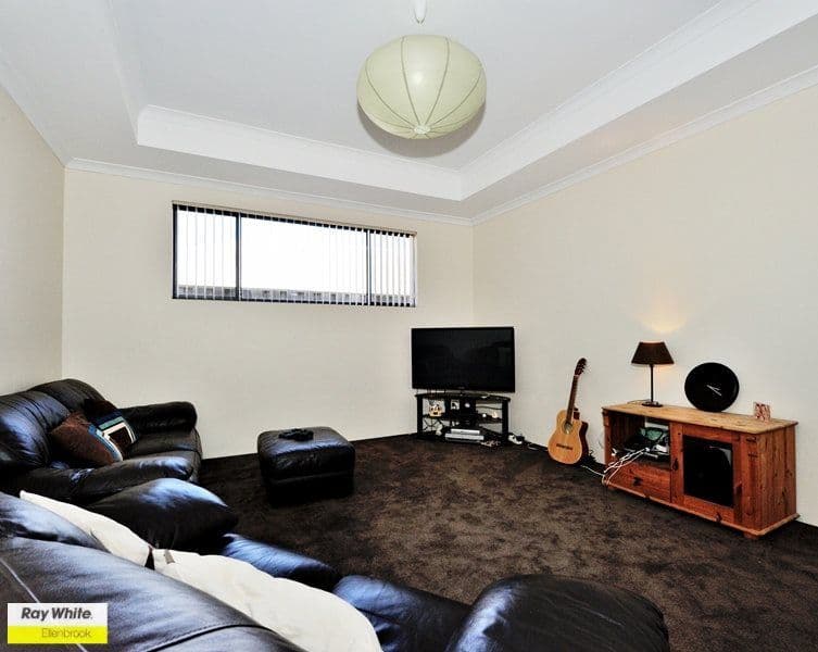 35 Birkett Circle, ELLENBROOK WA 6069, Ellenbrook - Thumbnail 4