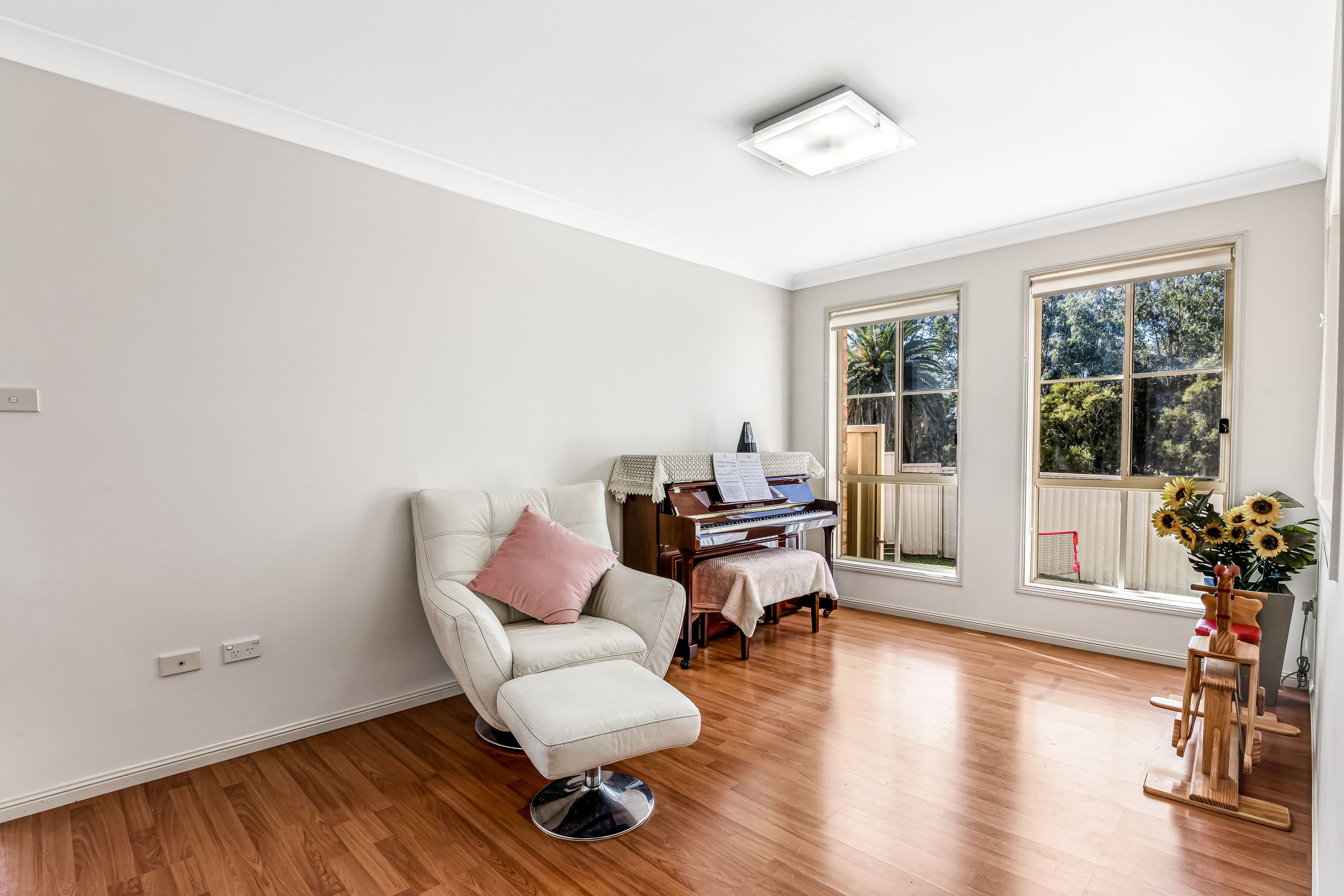 25 St Helens Close, West Hoxton NSW 2171, West Hoxton - Thumbnail 2