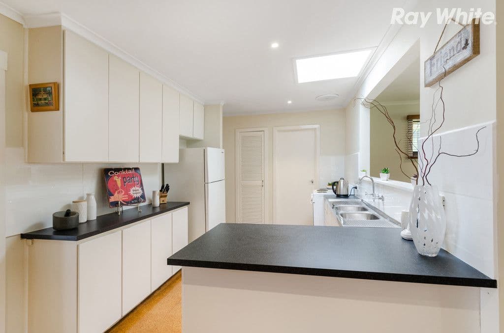 25 The Ridge West, Knoxfield VIC 3180, Knoxfield - Thumbnail 4