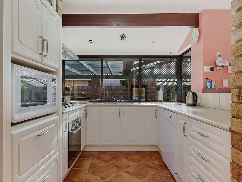 18 Frigate Close, Waikiki WA 6169, Waikiki - Thumbnail 2