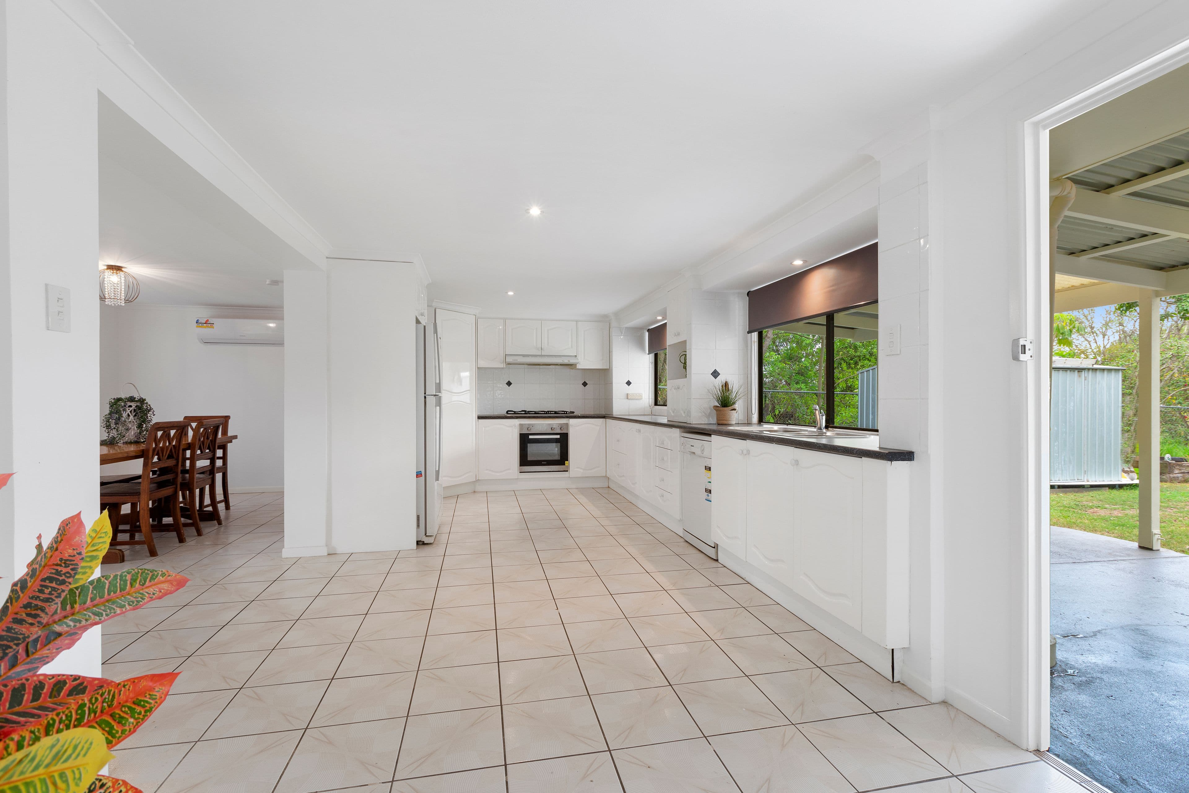 37 Myra Street, Kingston QLD 4114, Kingston - Thumbnail 4
