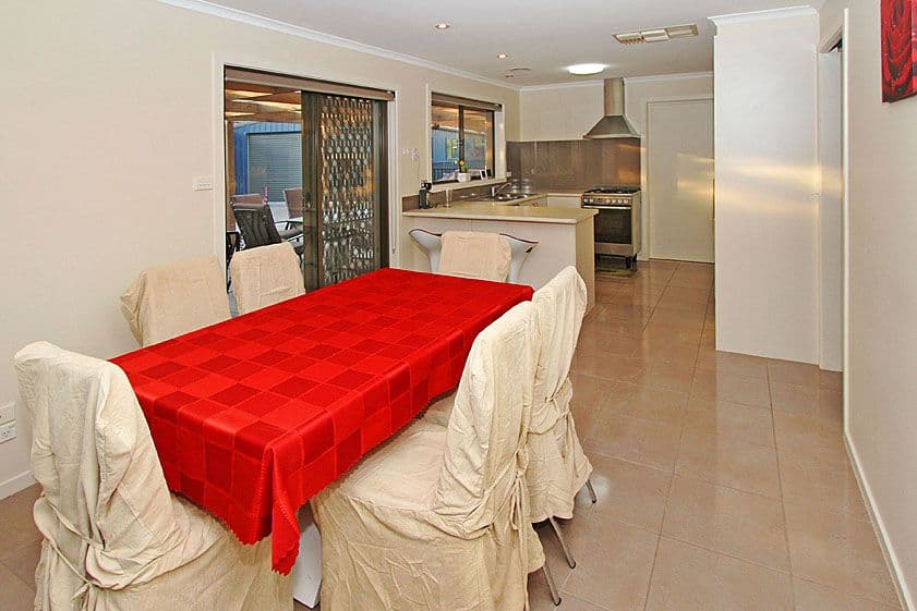 8 Nandina Court, MILL PARK VIC 3082, Mill Park - Thumbnail 4