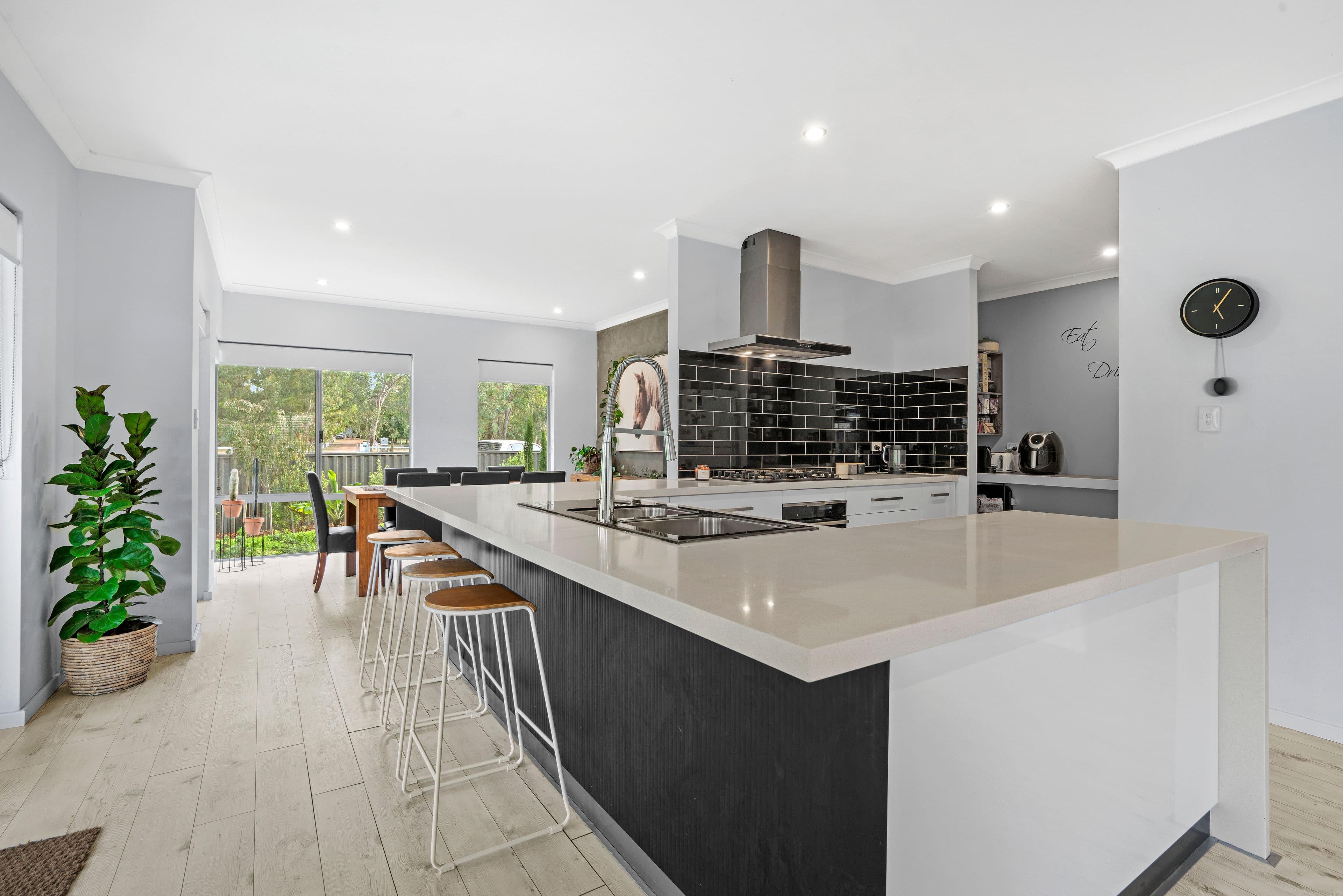 1371 Rowley Road (entry via Portnoo Lane), Hilbert WA 6112, Hilbert - Thumbnail 4