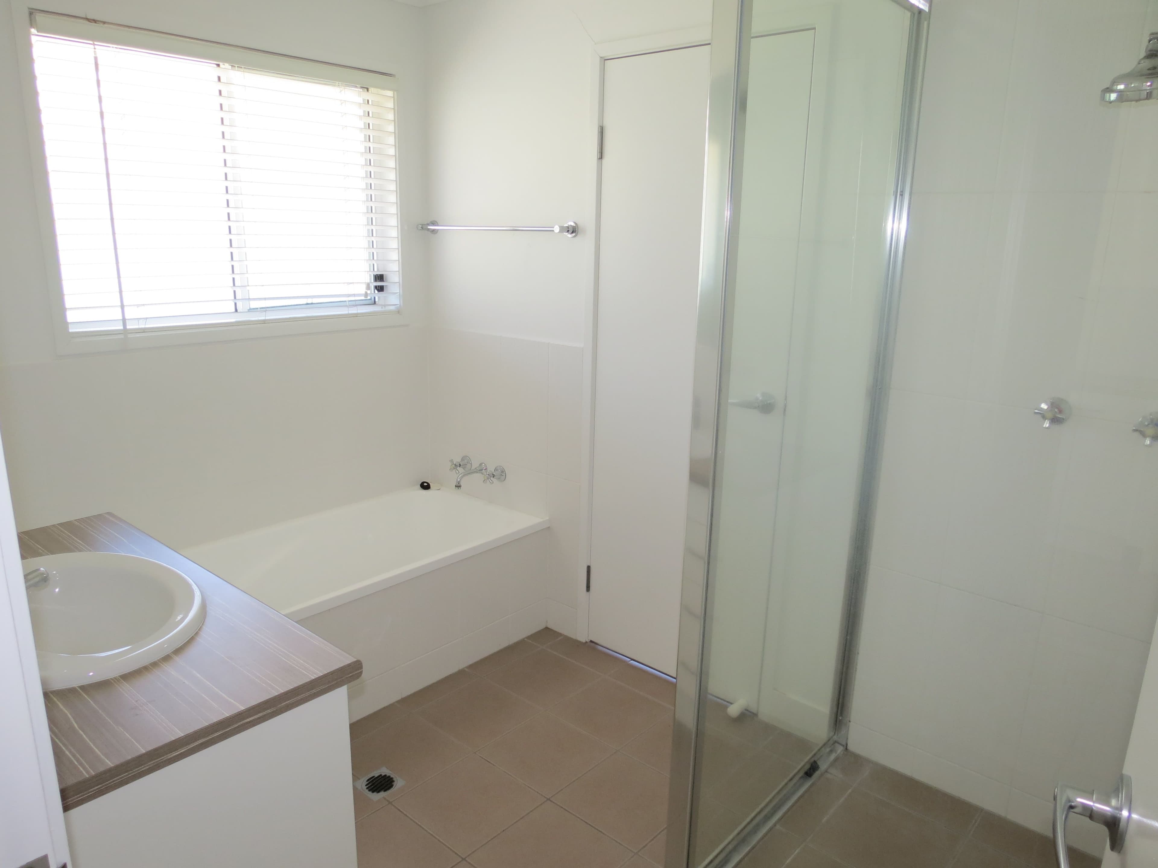 4 Gray Street, Emerald QLD 4720, Emerald - Thumbnail 5