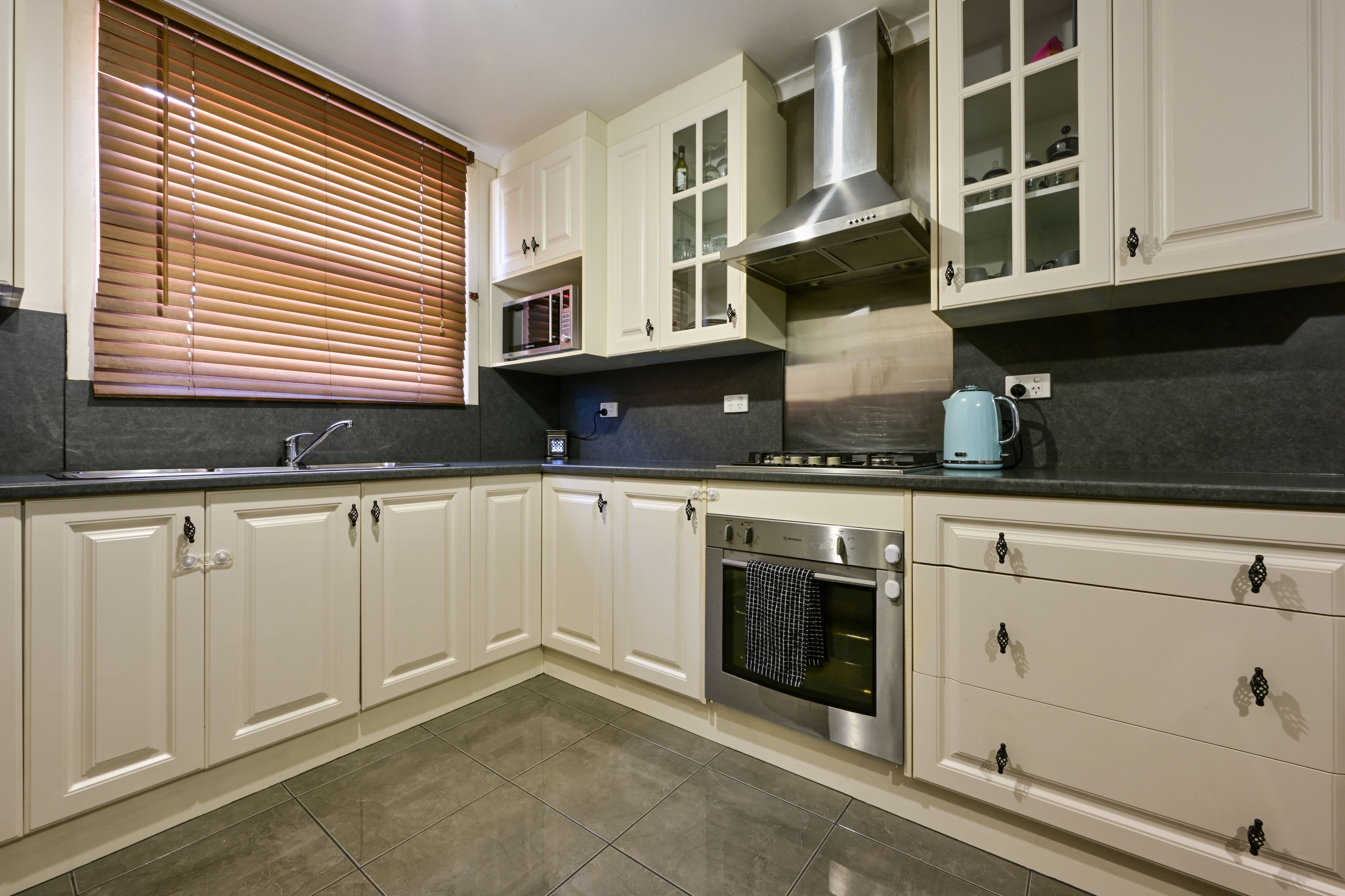 42 Wainwright Street, Whyalla Stuart SA 5608, Whyalla Stuart - Thumbnail 4