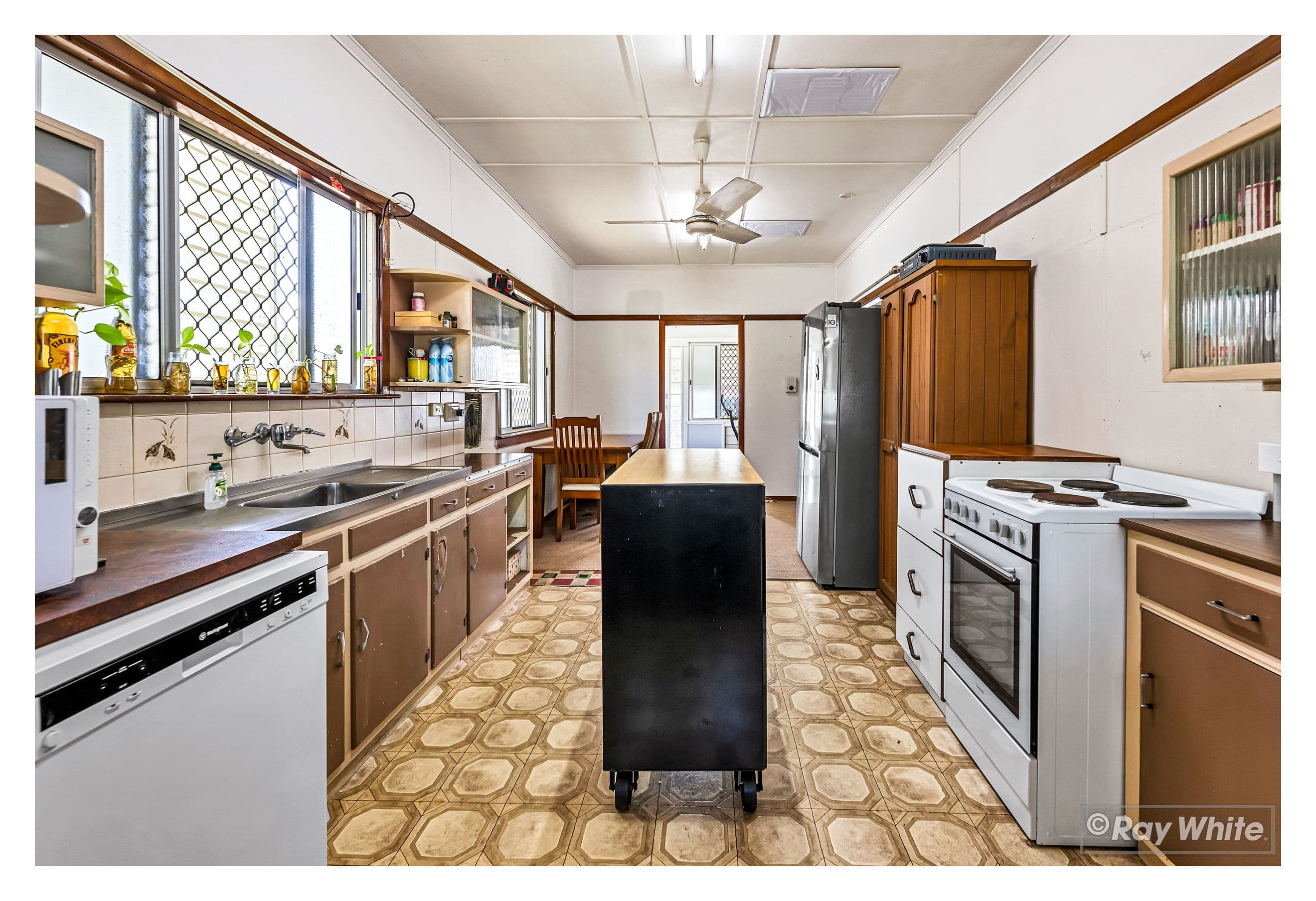 14 Lauga Street, Park Avenue QLD 4701, Park Avenue - Thumbnail 5