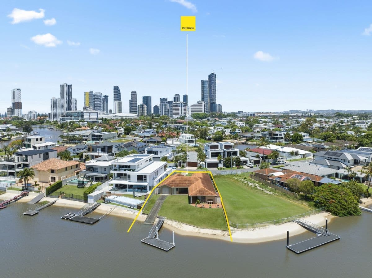19 Andrea Avenue, Broadbeach Waters QLD 4218, Broadbeach Waters - Thumbnail 2