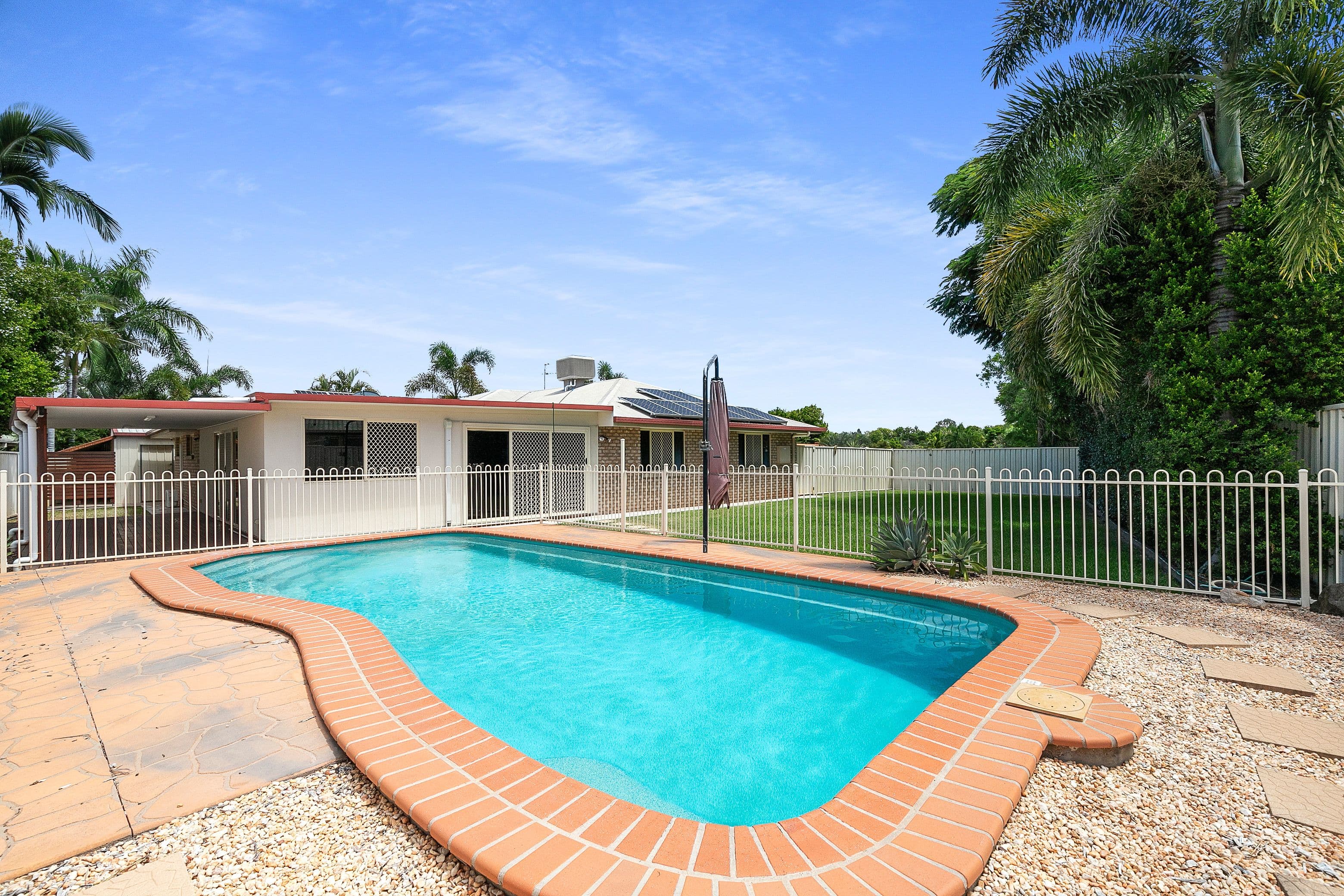 8 Mallyon Street, Emerald QLD 4720, Emerald - Thumbnail 2