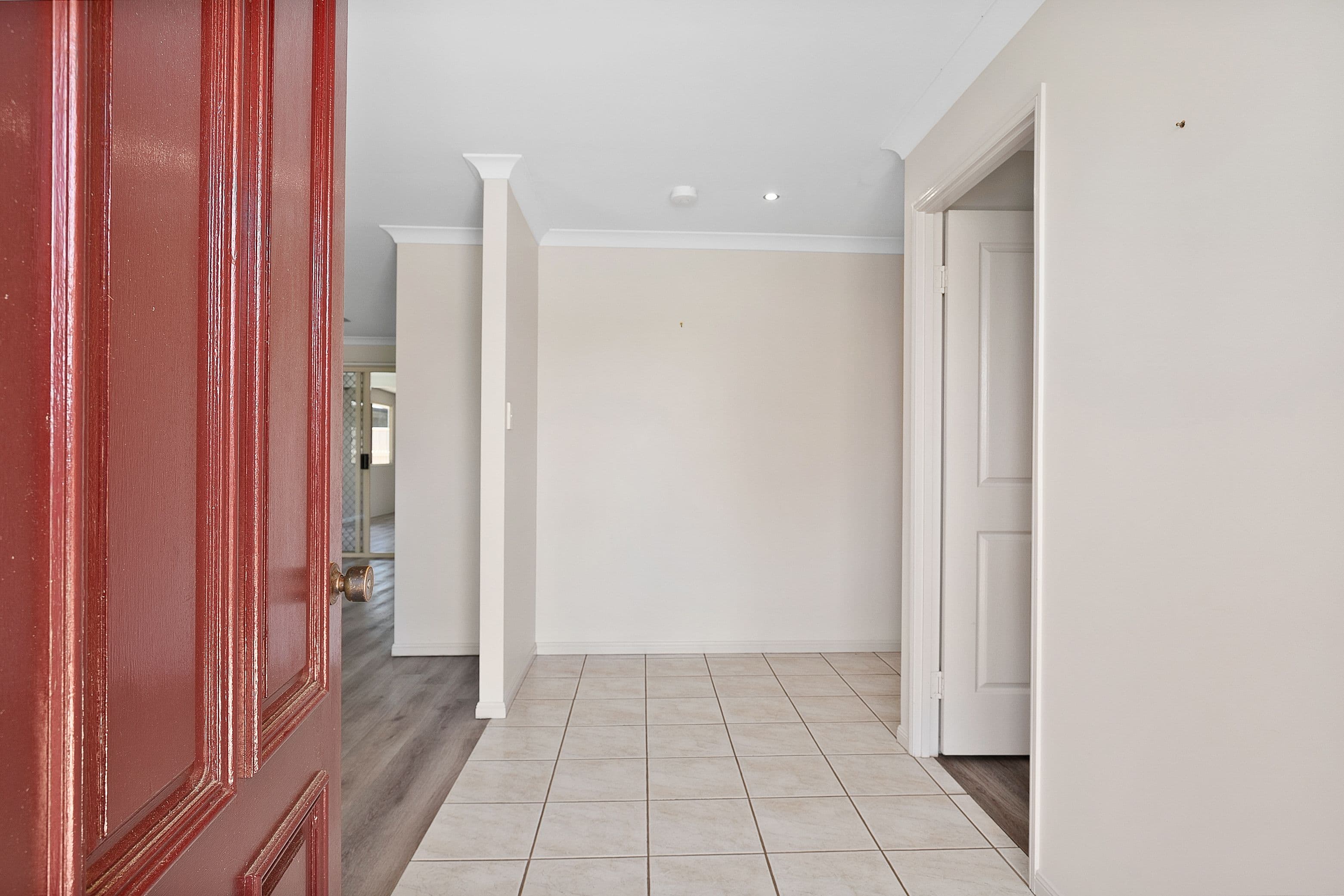 8 Mallyon Street, Emerald QLD 4720, Emerald - Thumbnail 4