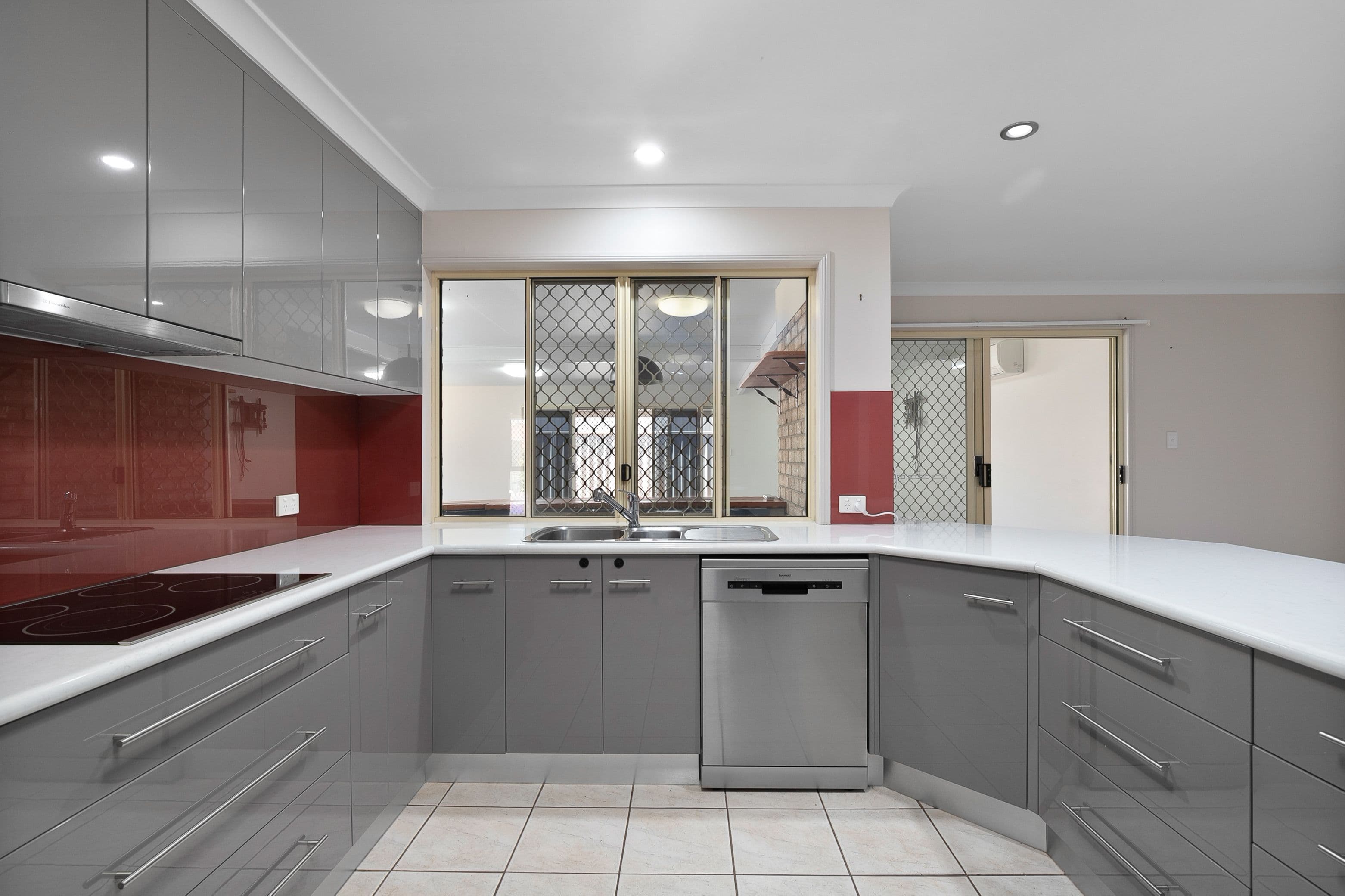 8 Mallyon Street, Emerald QLD 4720, Emerald - Thumbnail 6