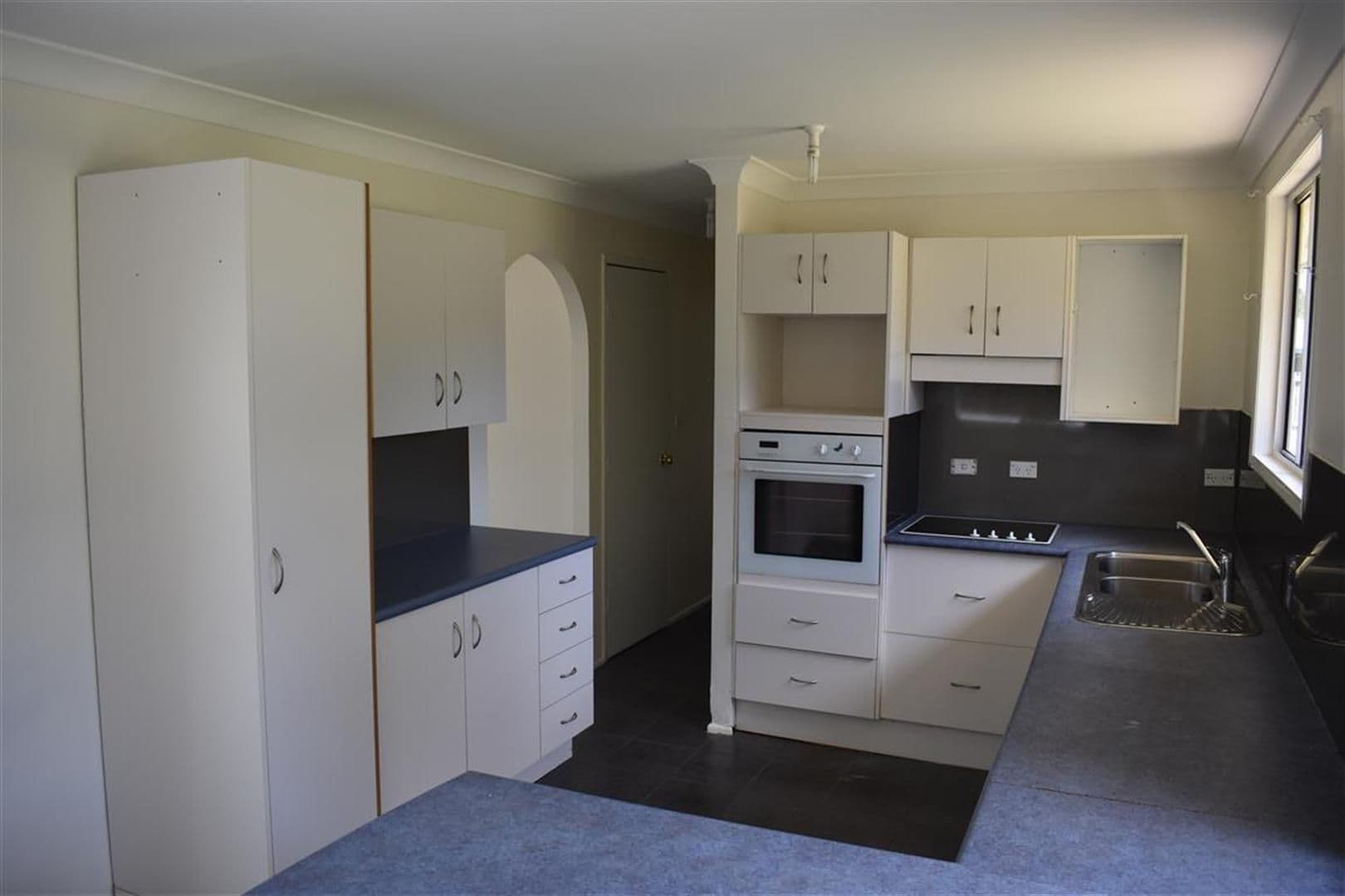 3 Peters Street, Gracemere QLD 4702, Gracemere - Thumbnail 2
