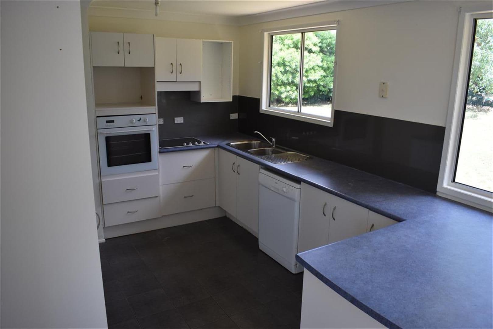 3 Peters Street, Gracemere QLD 4702, Gracemere - Thumbnail 3
