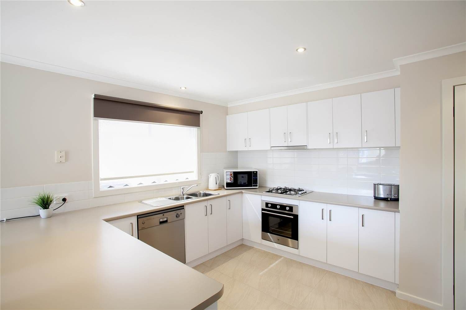 13 Canopus Crescent, LARA VIC 3212, Lara - Thumbnail 3
