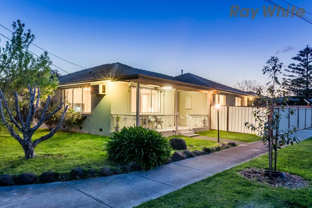 13 Calverton Road, Kealba VIC 3021, Kealba - Thumbnail 2