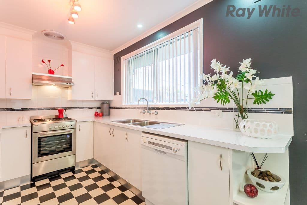 13 Calverton Road, Kealba VIC 3021, Kealba - Thumbnail 4