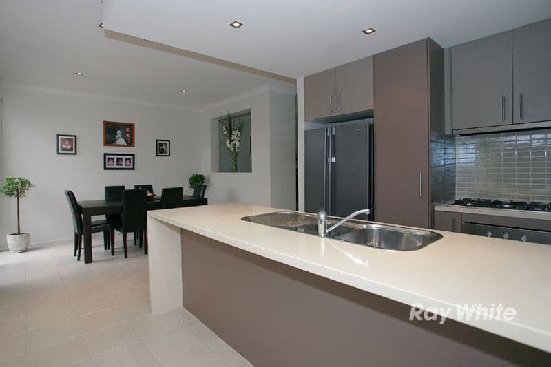 8 Greenview Terrace, KEYSBOROUGH VIC 3173, Keysborough - Thumbnail 2