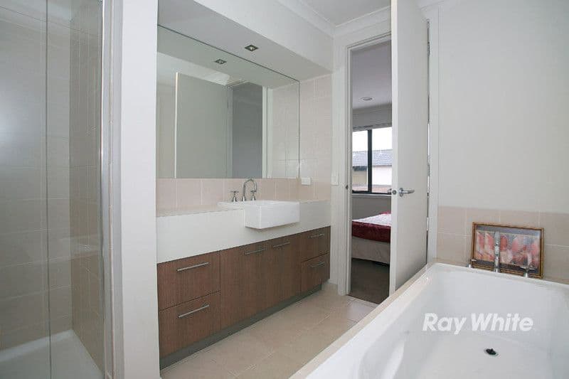 8 Greenview Terrace, KEYSBOROUGH VIC 3173, Keysborough - Thumbnail 8