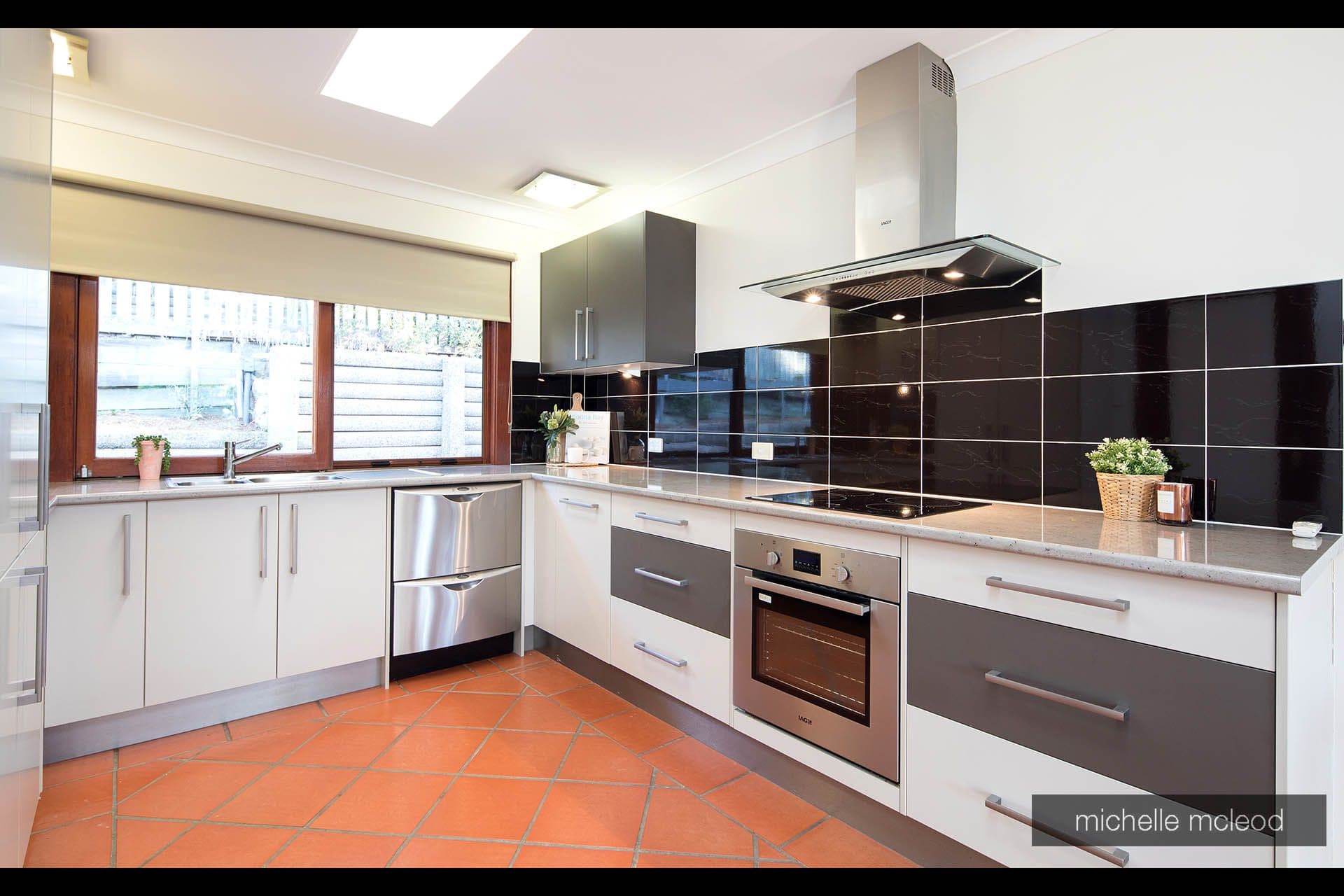 8 Manubar Place, Chapel Hill QLD 4069, Chapel Hill - Thumbnail 5