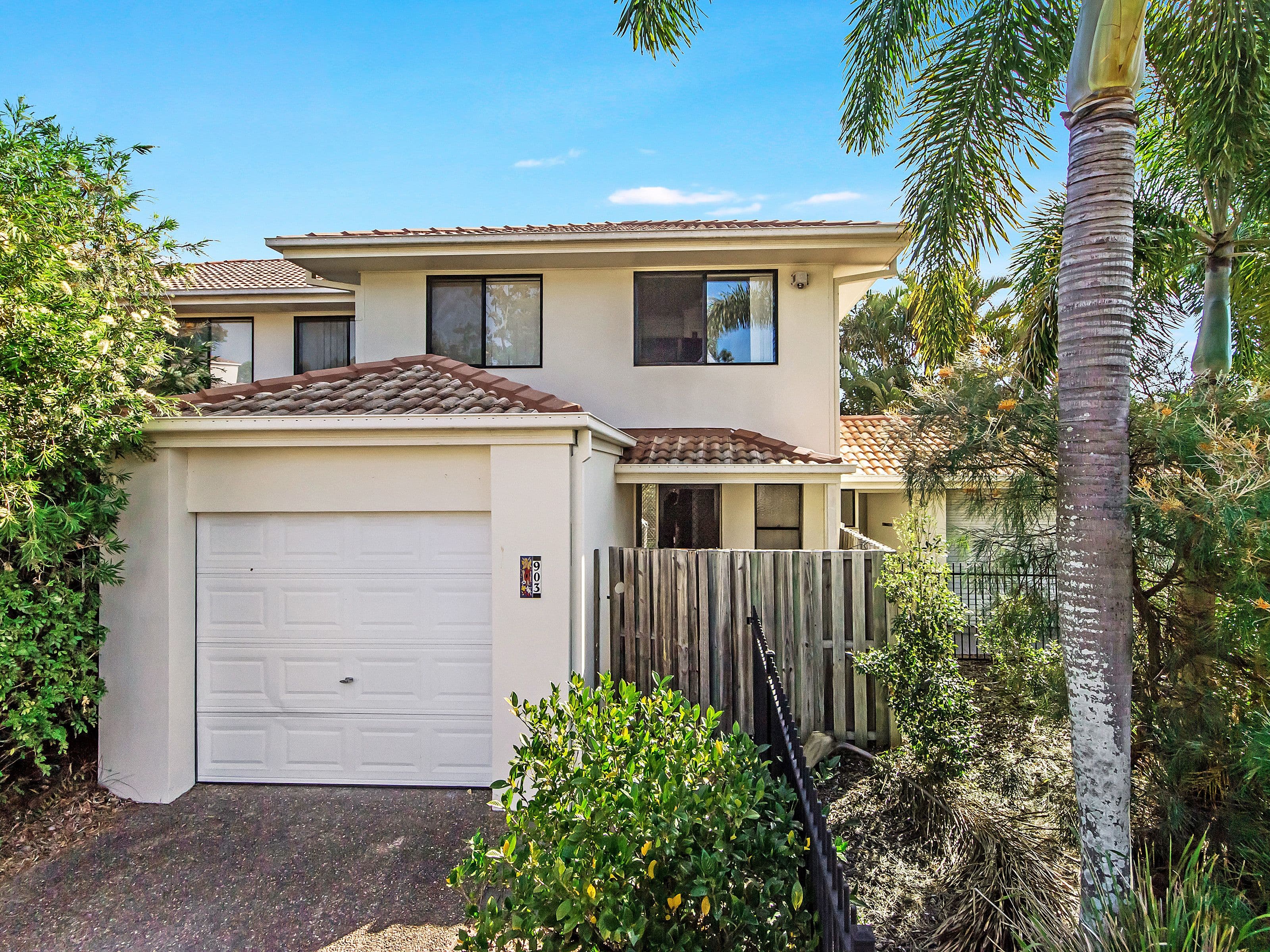 1 - 15 Gentian Drive, Arundel QLD 4214, Arundel - Thumbnail 2