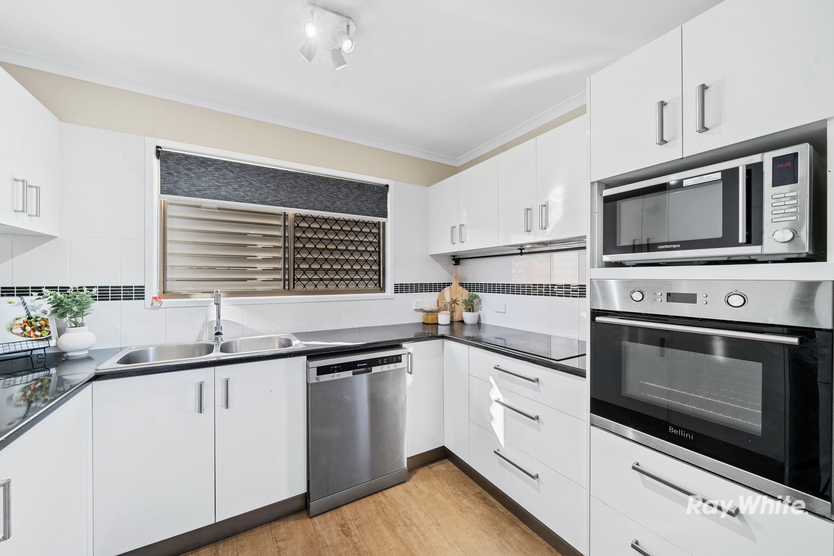 2 Hakari Street, Crestmead QLD 4132, Crestmead - Thumbnail 2