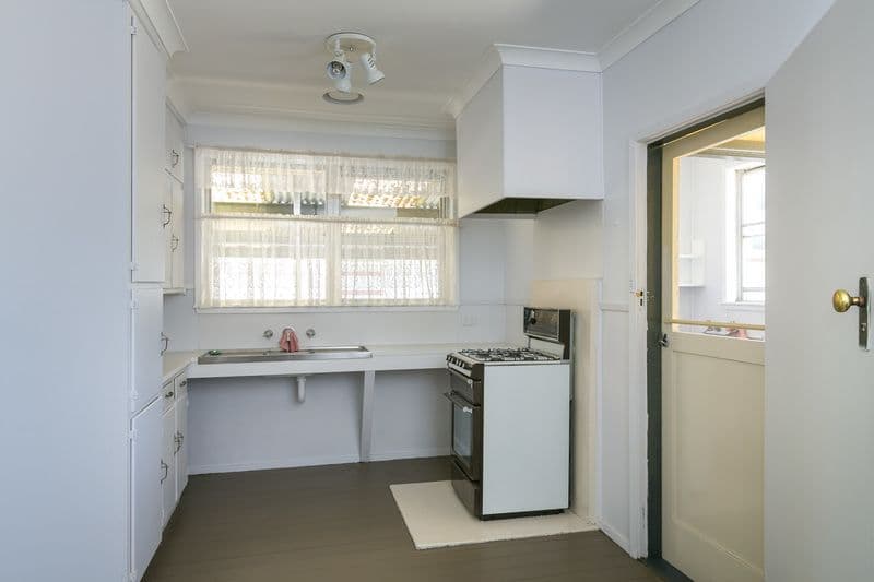 23 Mackenzie Street West, Golden Square VIC 3555, Golden Square - Thumbnail 2