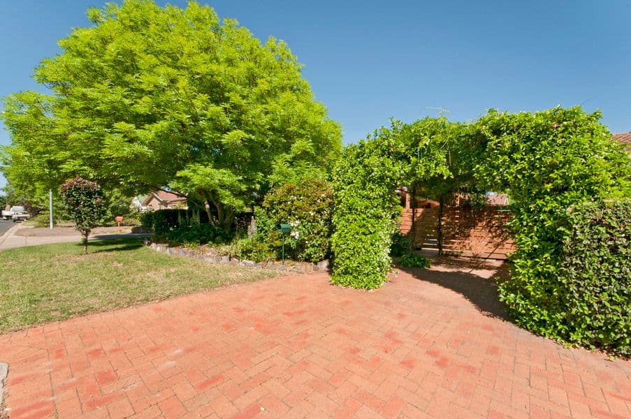 4 Bungonia Street, NARRABUNDAH ACT 2604, Narrabundah - Thumbnail 2