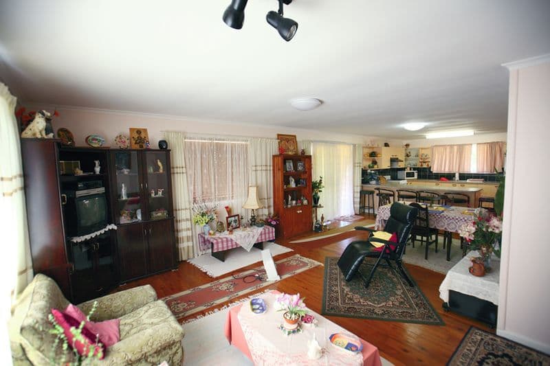 10 Bauhinia Drive, RUSSELL ISLAND QLD 4184, Russell Island - Thumbnail 4
