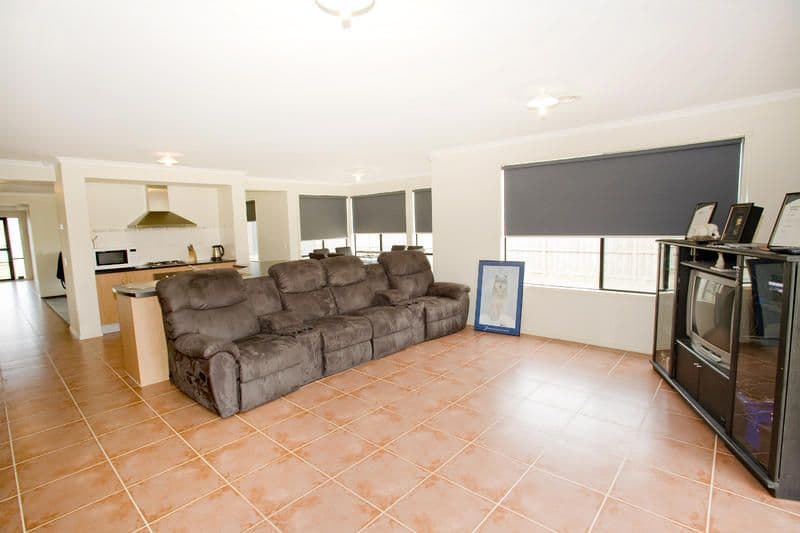 10 Hipwell Court, LOVELY BANKS VIC 3221, Lovely Banks - Thumbnail 4